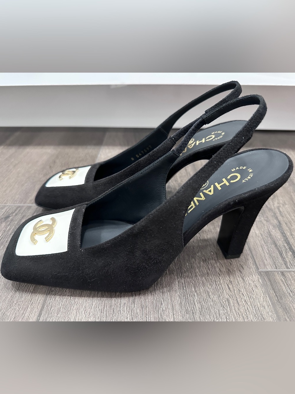 2026 CHANEL BLACK AND WHITE SUEDE GOLD CC LOGO HEELS SLINGBACKS PUMPS SHOES 38C - Picture 9 of 16